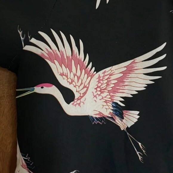 Crane print single pocket ss top pink satin piping - Picture 3 of 5